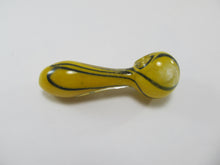 Load image into Gallery viewer, Black Swirl Yellow Hand Pipe